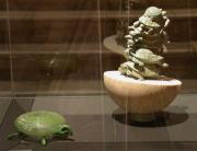 L. Diaz de Santillana, 'Tartaruga', vetro 1965=I. Theimer, 'Progetto per una fontana delle tartarughe', bronzo e marmo 1994